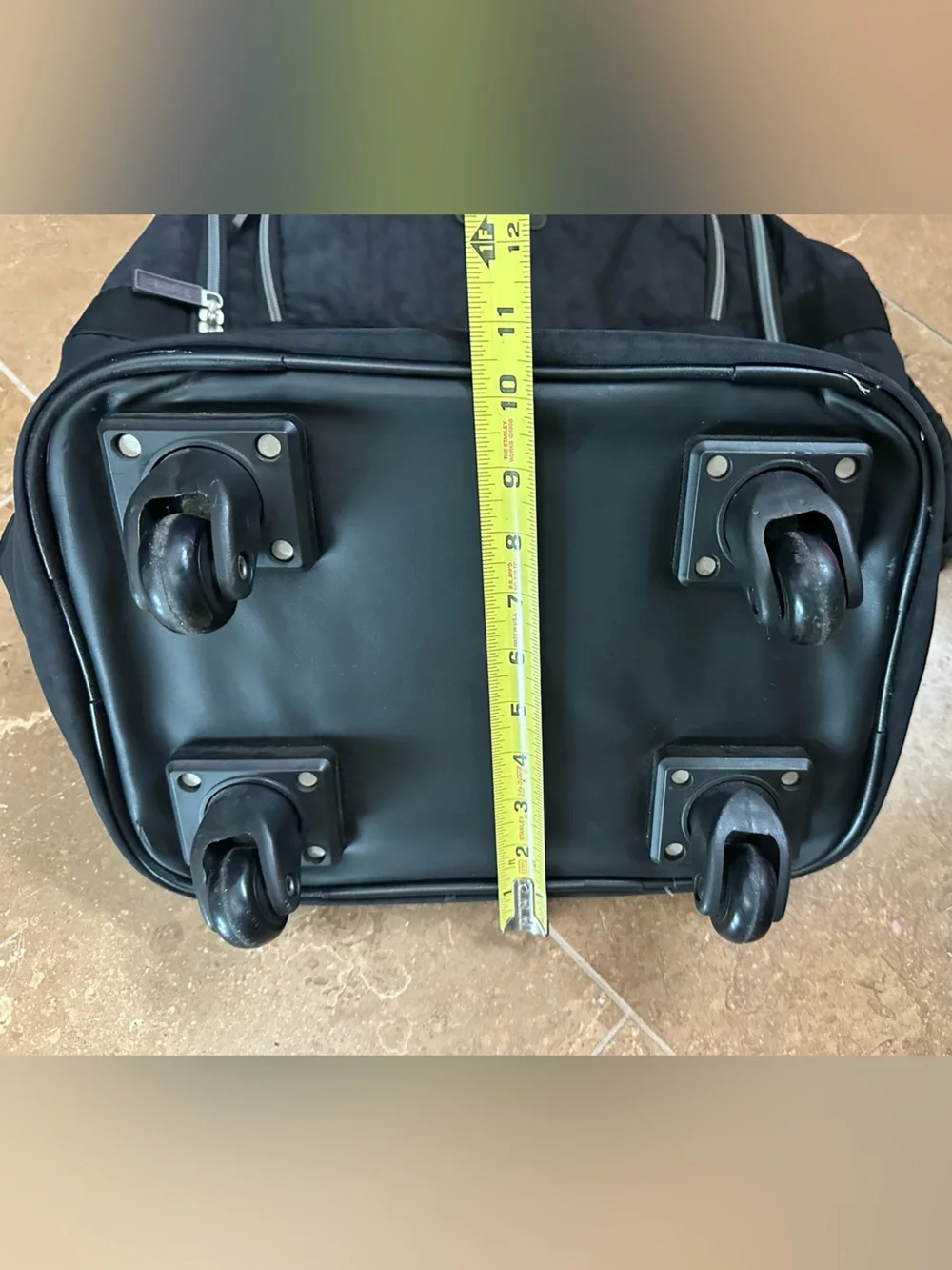 Biaggi roller bag duffel compact 4 wheels black like new 17” high luggage